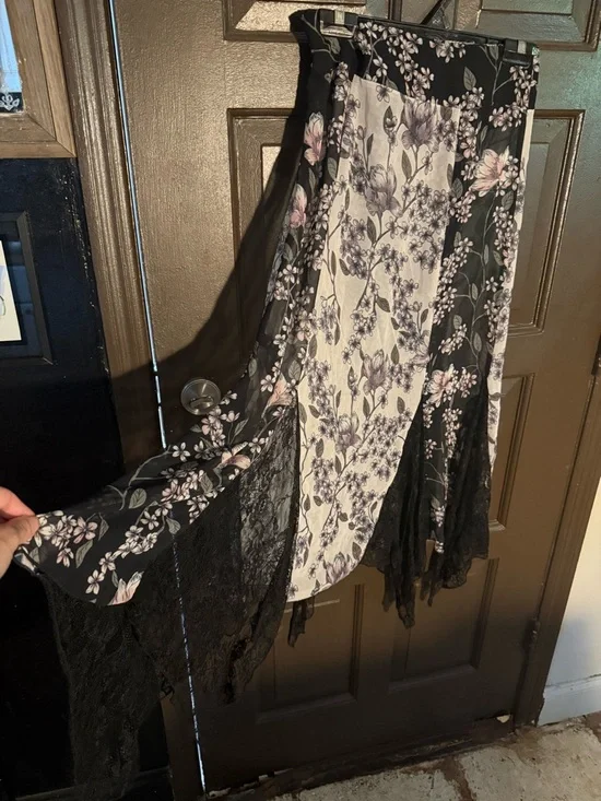 Dolls Kill Black & Cream Floral Asymmetrical Lace-Trim Skirt - Picture 3 of 4